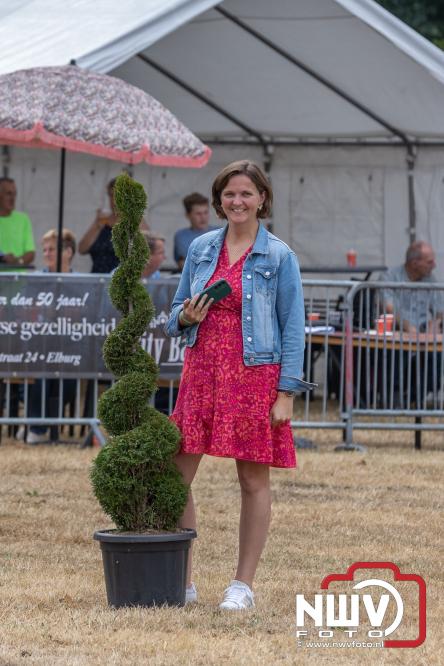 Landgoed Zwaluwenburg 't Harde vormt decor voor Fokdag en Concours van Warmbloedpaarden fokvereniging Oldebroek e.o. - &copy; NWVFoto.nl