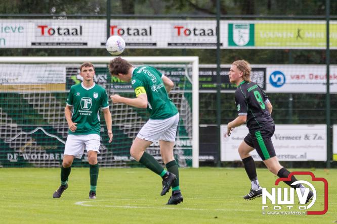 In de strijd om de Veluwe Cup moest OWIOS dinsdagavond zijn meerdere erkennen in SV ’t Harde. De wedstrijd eindigde in een nipte 0-1 nederlaag voor OWIOS. - &copy; NWVFoto.nl