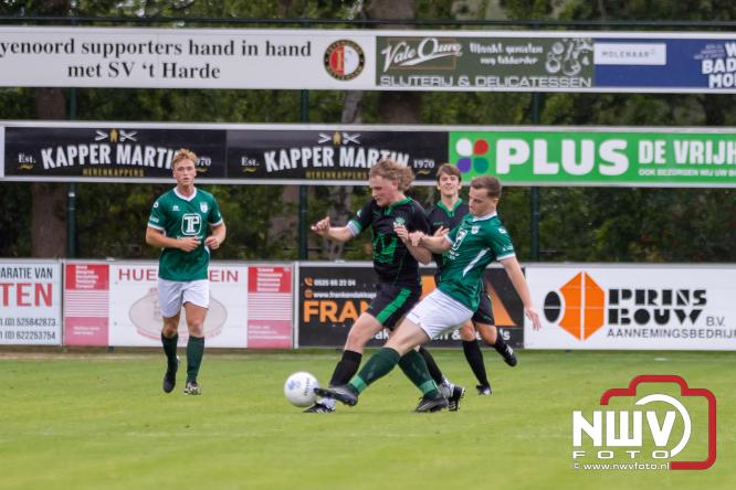In de strijd om de Veluwe Cup moest OWIOS dinsdagavond zijn meerdere erkennen in SV ’t Harde. De wedstrijd eindigde in een nipte 0-1 nederlaag voor OWIOS. - &copy; NWVFoto.nl