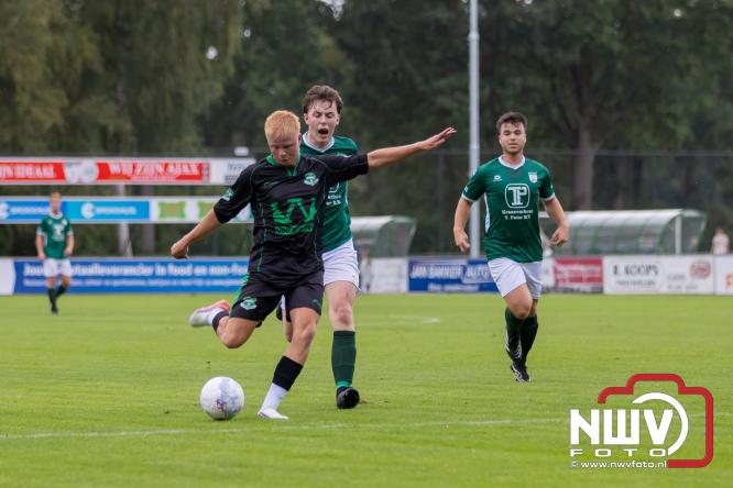 In de strijd om de Veluwe Cup moest OWIOS dinsdagavond zijn meerdere erkennen in SV ’t Harde. De wedstrijd eindigde in een nipte 0-1 nederlaag voor OWIOS. - &copy; NWVFoto.nl