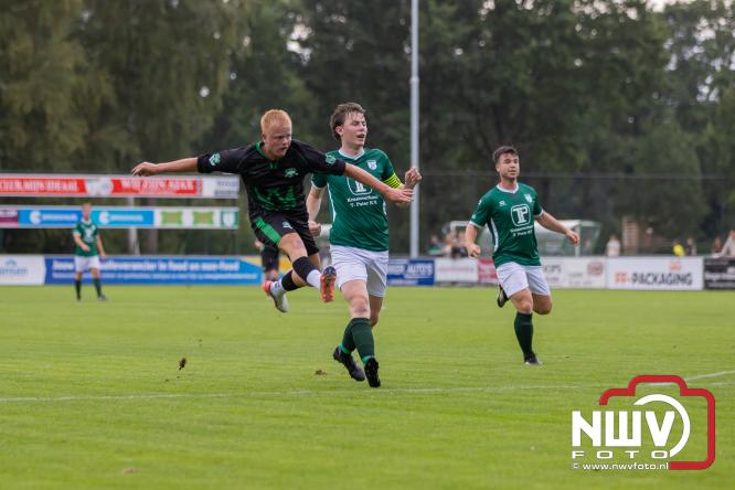 In de strijd om de Veluwe Cup moest OWIOS dinsdagavond zijn meerdere erkennen in SV ’t Harde. De wedstrijd eindigde in een nipte 0-1 nederlaag voor OWIOS. - &copy; NWVFoto.nl