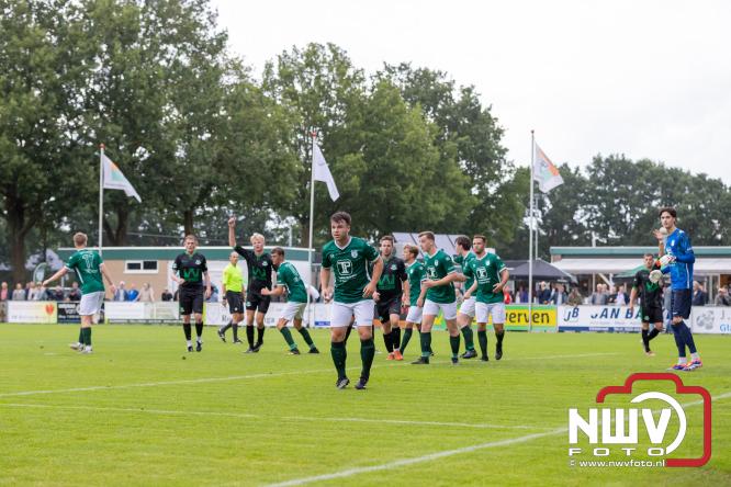 In de strijd om de Veluwe Cup moest OWIOS dinsdagavond zijn meerdere erkennen in SV ’t Harde. De wedstrijd eindigde in een nipte 0-1 nederlaag voor OWIOS. - &copy; NWVFoto.nl