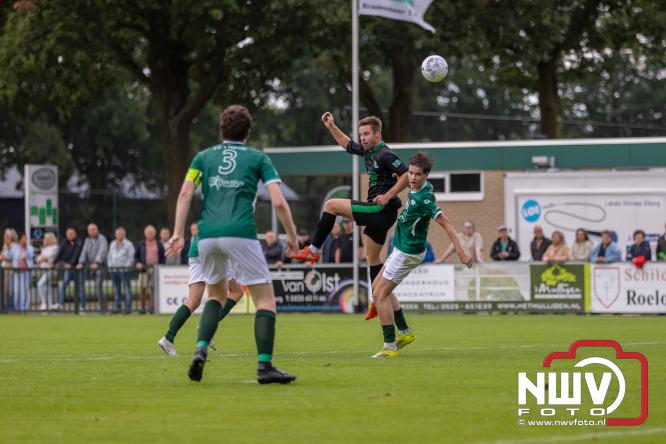 In de strijd om de Veluwe Cup moest OWIOS dinsdagavond zijn meerdere erkennen in SV ’t Harde. De wedstrijd eindigde in een nipte 0-1 nederlaag voor OWIOS. - &copy; NWVFoto.nl