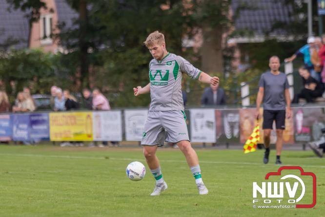 In de strijd om de Veluwe Cup moest OWIOS dinsdagavond zijn meerdere erkennen in SV ’t Harde. De wedstrijd eindigde in een nipte 0-1 nederlaag voor OWIOS. - &copy; NWVFoto.nl