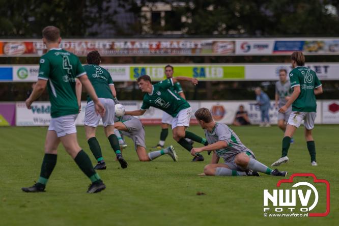 In de strijd om de Veluwe Cup moest OWIOS dinsdagavond zijn meerdere erkennen in SV ’t Harde. De wedstrijd eindigde in een nipte 0-1 nederlaag voor OWIOS. - &copy; NWVFoto.nl