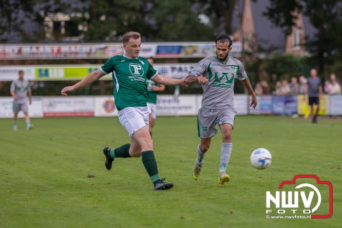 In de strijd om de Veluwe Cup moest OWIOS dinsdagavond zijn meerdere erkennen in SV ’t Harde. De wedstrijd eindigde in een nipte 0-1 nederlaag voor OWIOS. - &copy; NWVFoto.nl