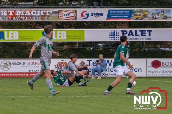 In de strijd om de Veluwe Cup moest OWIOS dinsdagavond zijn meerdere erkennen in SV ’t Harde. De wedstrijd eindigde in een nipte 0-1 nederlaag voor OWIOS. - &copy; NWVFoto.nl