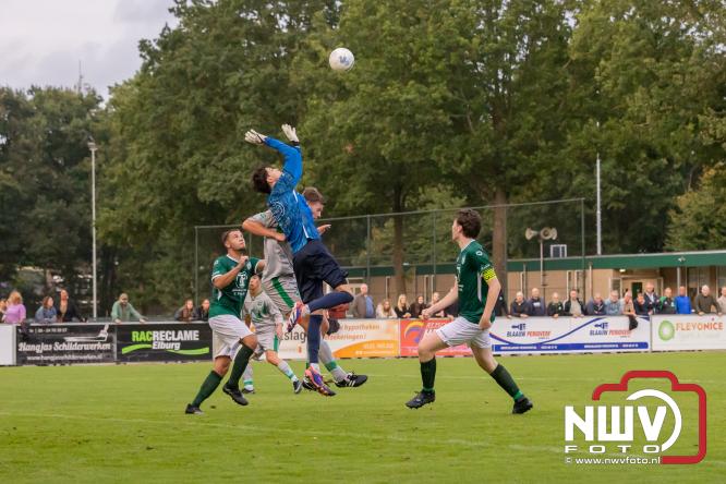 In de strijd om de Veluwe Cup moest OWIOS dinsdagavond zijn meerdere erkennen in SV ’t Harde. De wedstrijd eindigde in een nipte 0-1 nederlaag voor OWIOS. - &copy; NWVFoto.nl