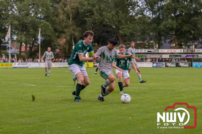 In de strijd om de Veluwe Cup moest OWIOS dinsdagavond zijn meerdere erkennen in SV ’t Harde. De wedstrijd eindigde in een nipte 0-1 nederlaag voor OWIOS. - &copy; NWVFoto.nl