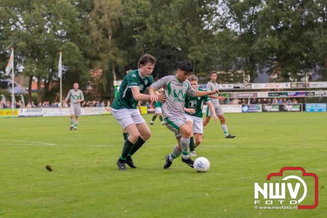 In de strijd om de Veluwe Cup moest OWIOS dinsdagavond zijn meerdere erkennen in SV ’t Harde. De wedstrijd eindigde in een nipte 0-1 nederlaag voor OWIOS. - &copy; NWVFoto.nl