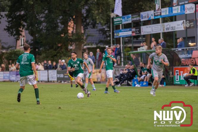 In de strijd om de Veluwe Cup moest OWIOS dinsdagavond zijn meerdere erkennen in SV ’t Harde. De wedstrijd eindigde in een nipte 0-1 nederlaag voor OWIOS. - &copy; NWVFoto.nl