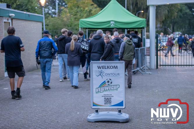 In de strijd om de Veluwe Cup moest OWIOS dinsdagavond zijn meerdere erkennen in SV ’t Harde. De wedstrijd eindigde in een nipte 0-1 nederlaag voor OWIOS. - &copy; NWVFoto.nl