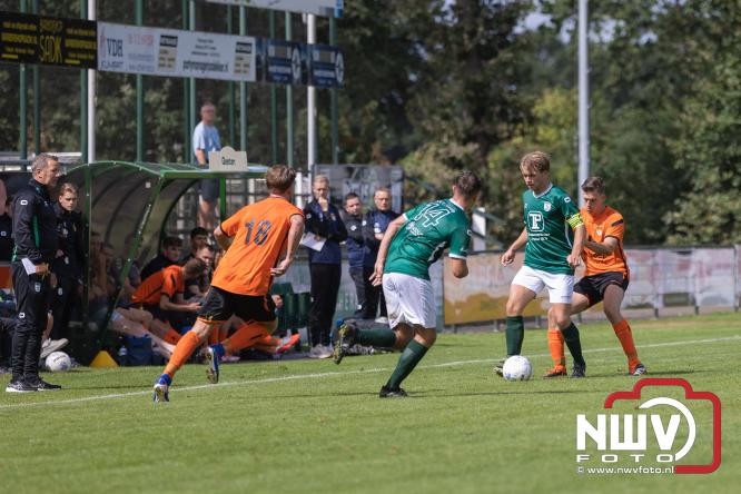SV ’t Harde was in de VeluweCup 2026 duidelijk de sterkste tegen DSV’61. Met een overtuigende 3-0 overwinning trok ’t Harde de wedstrijd naar zich toe. - &copy; NWVFoto.nl