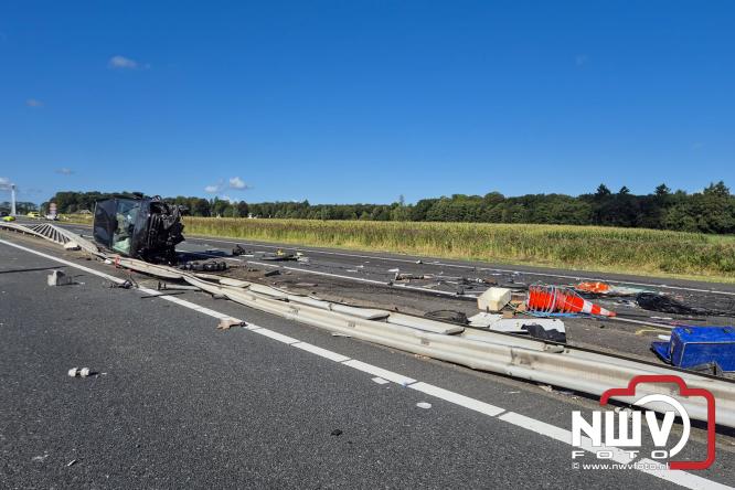 Berging touringcar en bedrijfsbus na ongeval met grote hulpverlening A28 Wezep. - &copy; NWVFoto.nl