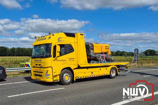 Berging touringcar en bedrijfsbus na ongeval met grote hulpverlening A28 Wezep. - &copy; NWVFoto.nl