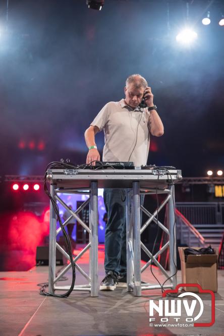 Een zee van muziek en gezelligheid tijdens het Mega Piraten Festijn in Oldebroek. - &copy; NWVFoto.nl