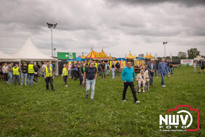 Een zee van muziek en gezelligheid tijdens het Mega Piraten Festijn in Oldebroek. - &copy; NWVFoto.nl