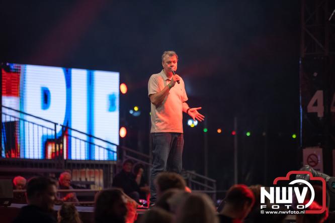 Een zee van muziek en gezelligheid tijdens het Mega Piraten Festijn in Oldebroek. - &copy; NWVFoto.nl