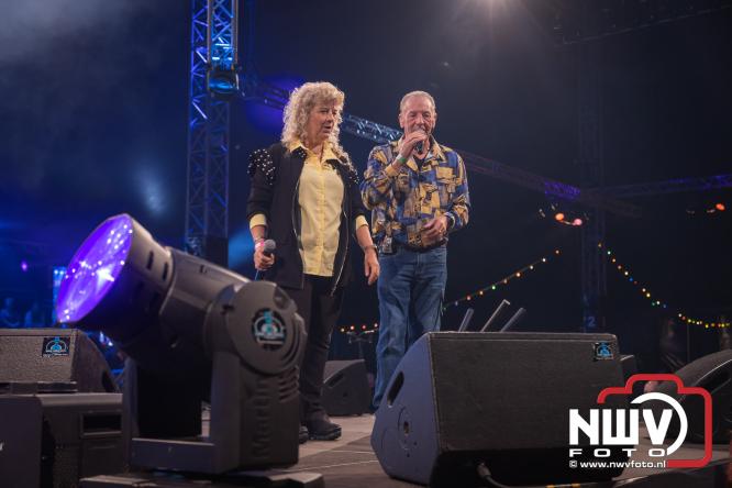 Een zee van muziek en gezelligheid tijdens het Mega Piraten Festijn in Oldebroek. - &copy; NWVFoto.nl