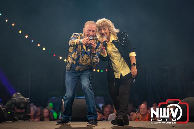 Een zee van muziek en gezelligheid tijdens het Mega Piraten Festijn in Oldebroek. - &copy; NWVFoto.nl