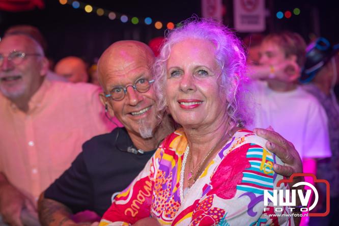 Een zee van muziek en gezelligheid tijdens het Mega Piraten Festijn in Oldebroek. - &copy; NWVFoto.nl