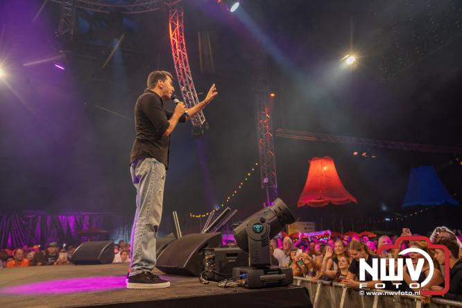 Een zee van muziek en gezelligheid tijdens het Mega Piraten Festijn in Oldebroek. - &copy; NWVFoto.nl