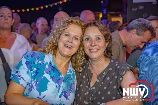 Een zee van muziek en gezelligheid tijdens het Mega Piraten Festijn in Oldebroek. - &copy; NWVFoto.nl