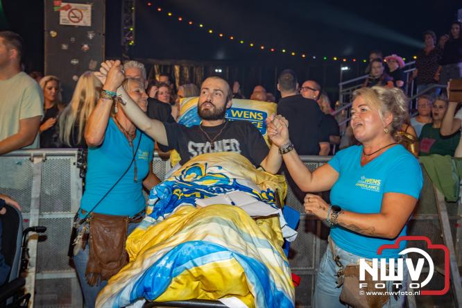 Een zee van muziek en gezelligheid tijdens het Mega Piraten Festijn in Oldebroek. - &copy; NWVFoto.nl