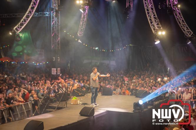 Een zee van muziek en gezelligheid tijdens het Mega Piraten Festijn in Oldebroek. - &copy; NWVFoto.nl