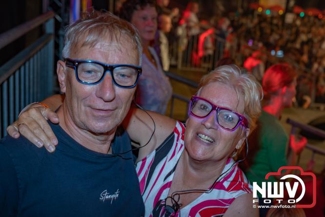 Een zee van muziek en gezelligheid tijdens het Mega Piraten Festijn in Oldebroek. - &copy; NWVFoto.nl