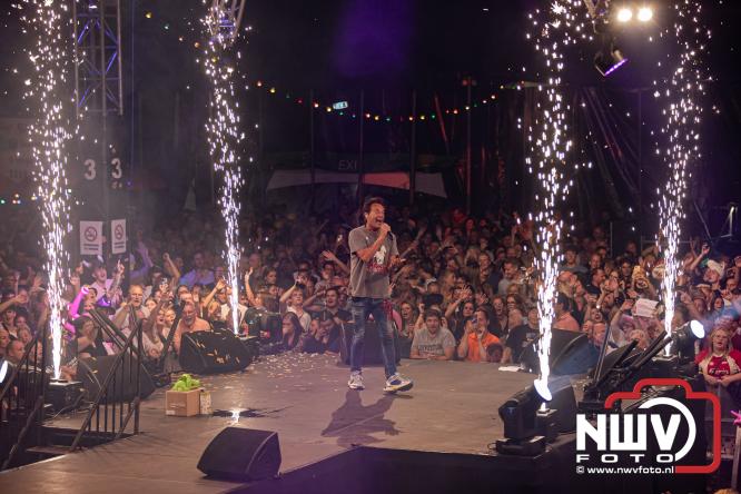 Een zee van muziek en gezelligheid tijdens het Mega Piraten Festijn in Oldebroek. - &copy; NWVFoto.nl