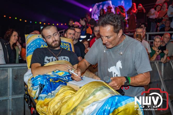 Een zee van muziek en gezelligheid tijdens het Mega Piraten Festijn in Oldebroek. - &copy; NWVFoto.nl