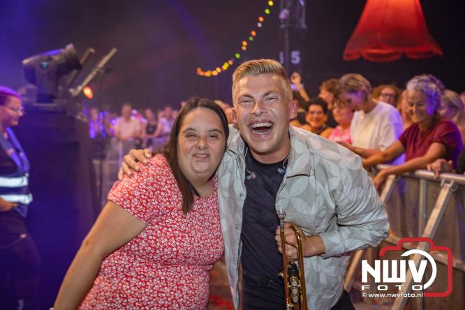 Een zee van muziek en gezelligheid tijdens het Mega Piraten Festijn in Oldebroek. - &copy; NWVFoto.nl