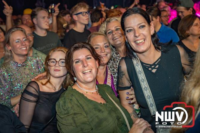 Een zee van muziek en gezelligheid tijdens het Mega Piraten Festijn in Oldebroek. - &copy; NWVFoto.nl