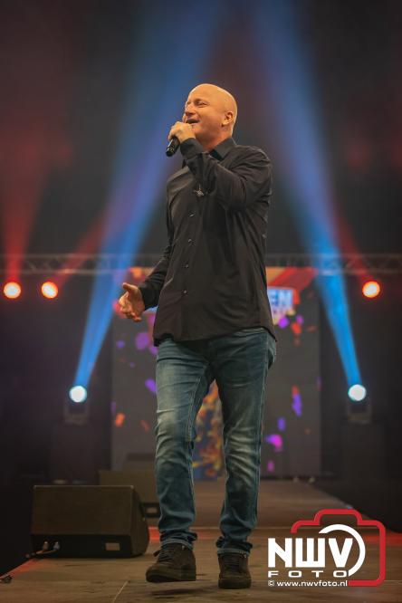 Een zee van muziek en gezelligheid tijdens het Mega Piraten Festijn in Oldebroek. - &copy; NWVFoto.nl