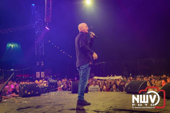 Een zee van muziek en gezelligheid tijdens het Mega Piraten Festijn in Oldebroek. - &copy; NWVFoto.nl