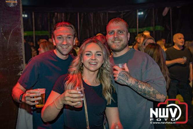Een zee van muziek en gezelligheid tijdens het Mega Piraten Festijn in Oldebroek. - &copy; NWVFoto.nl