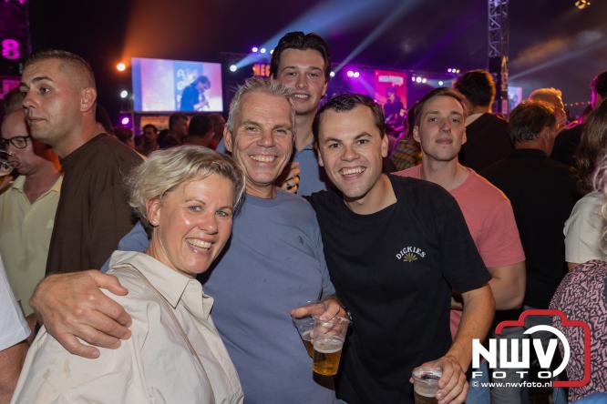 Een zee van muziek en gezelligheid tijdens het Mega Piraten Festijn in Oldebroek. - &copy; NWVFoto.nl