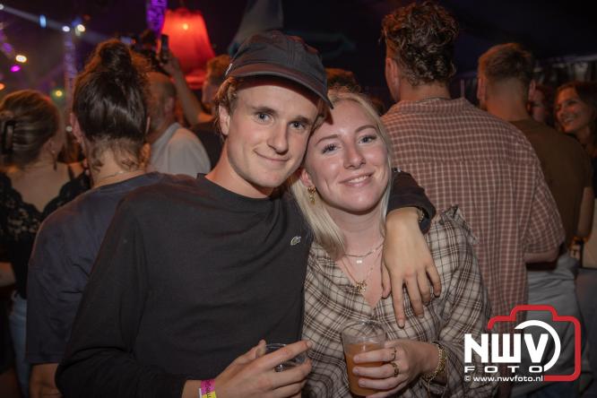 Een zee van muziek en gezelligheid tijdens het Mega Piraten Festijn in Oldebroek. - &copy; NWVFoto.nl