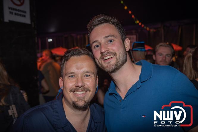 Een zee van muziek en gezelligheid tijdens het Mega Piraten Festijn in Oldebroek. - &copy; NWVFoto.nl