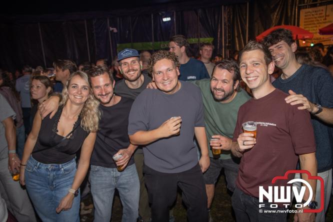 Een zee van muziek en gezelligheid tijdens het Mega Piraten Festijn in Oldebroek. - &copy; NWVFoto.nl
