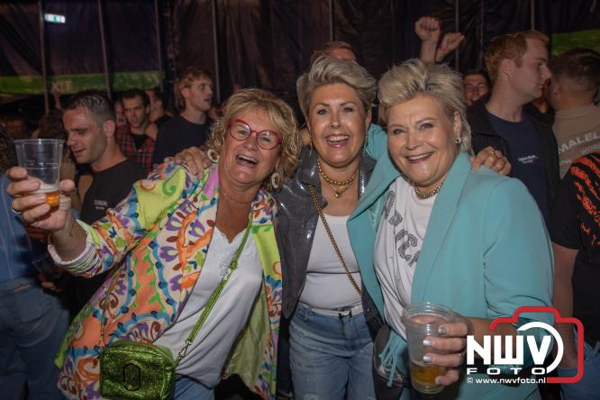 Een zee van muziek en gezelligheid tijdens het Mega Piraten Festijn in Oldebroek. - &copy; NWVFoto.nl