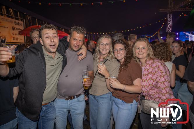 Een zee van muziek en gezelligheid tijdens het Mega Piraten Festijn in Oldebroek. - &copy; NWVFoto.nl