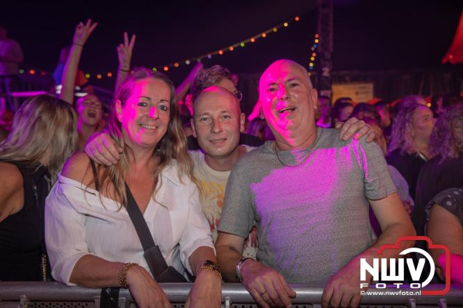 Een zee van muziek en gezelligheid tijdens het Mega Piraten Festijn in Oldebroek. - &copy; NWVFoto.nl