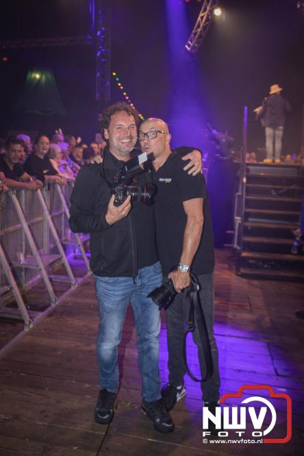 Een zee van muziek en gezelligheid tijdens het Mega Piraten Festijn in Oldebroek. - &copy; NWVFoto.nl