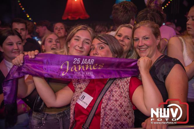 Een zee van muziek en gezelligheid tijdens het Mega Piraten Festijn in Oldebroek. - &copy; NWVFoto.nl