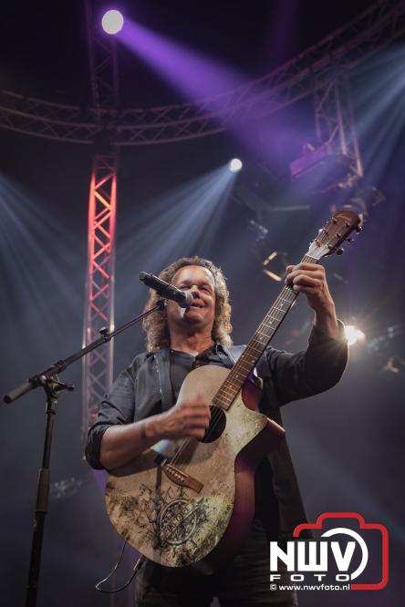 Een zee van muziek en gezelligheid tijdens het Mega Piraten Festijn in Oldebroek. - &copy; NWVFoto.nl