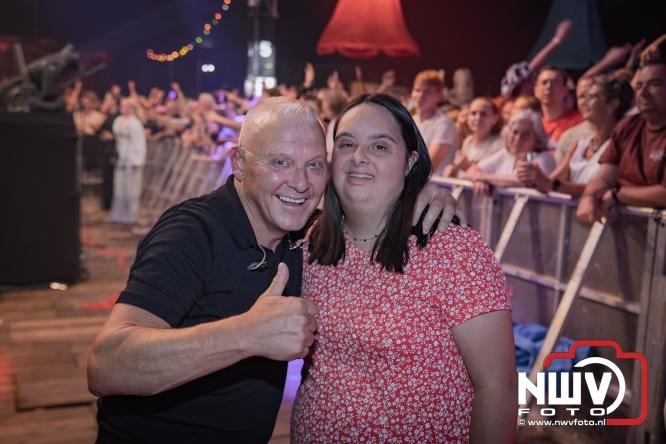 Een zee van muziek en gezelligheid tijdens het Mega Piraten Festijn in Oldebroek. - &copy; NWVFoto.nl