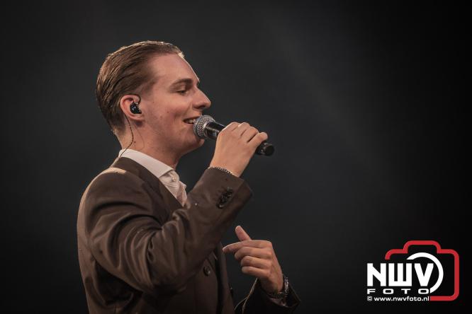 Een zee van muziek en gezelligheid tijdens het Mega Piraten Festijn in Oldebroek. - &copy; NWVFoto.nl