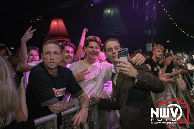 Een zee van muziek en gezelligheid tijdens het Mega Piraten Festijn in Oldebroek. - &copy; NWVFoto.nl